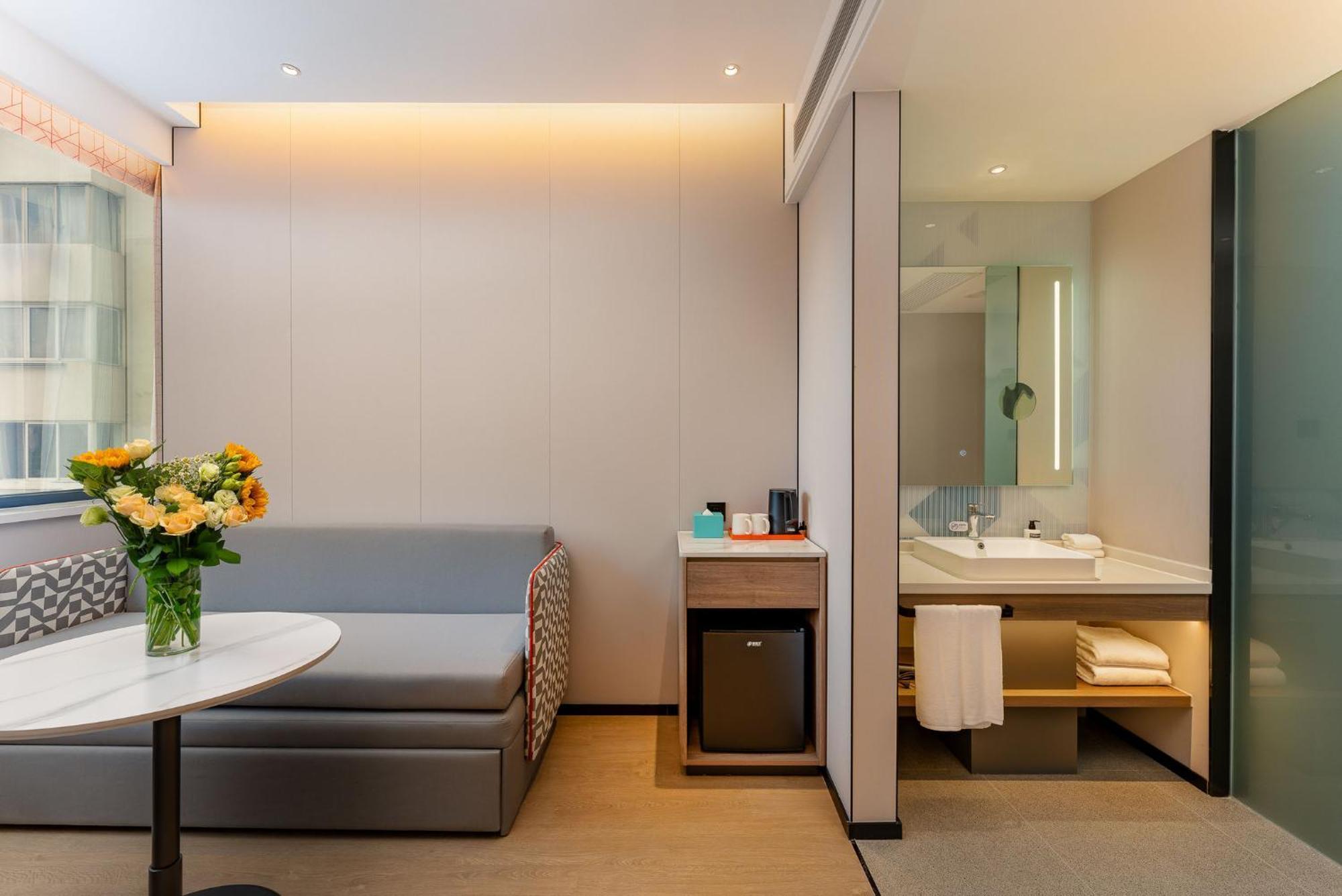 Holiday Inn Express Shanghai Jing'An Temple By Ihg Esterno foto